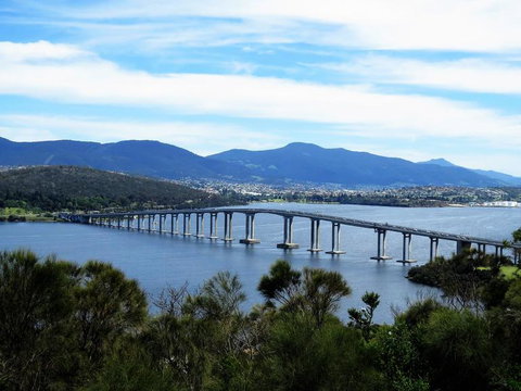 Hobart Half-Day Sightseeing Coach Tram Tour - Attractions Perth 4