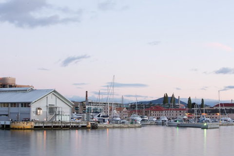 Hobart City Sightseeing Tour Including MONA Admission - Attractions Perth 6