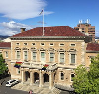 2-Hour Small-Group Walking Tour of Hobart - Attractions Perth
