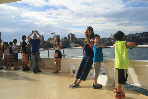 Sydney Harbour Sunset Dinner Cruise - Attractions Perth 11