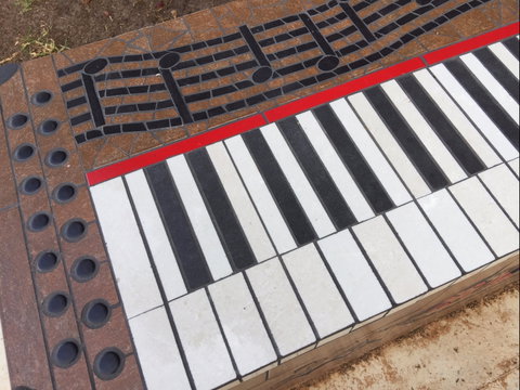Piano Park Bench, Moonta - Attractions Perth 2