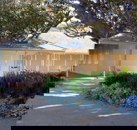 Black Rock House - Attractions Perth