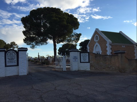 Moonta Cemetery - Attractions Perth 2