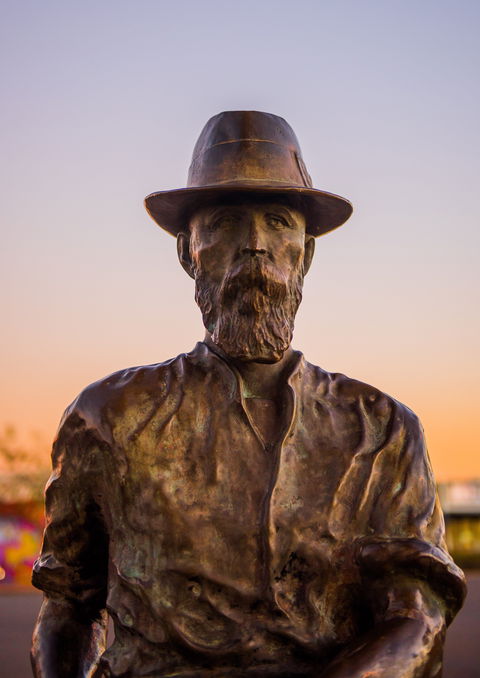 Paddy Hannan's Statue - Attractions Perth 0