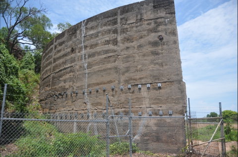 Remnant No 6 Oil Tank Wall - Attractions Perth 1