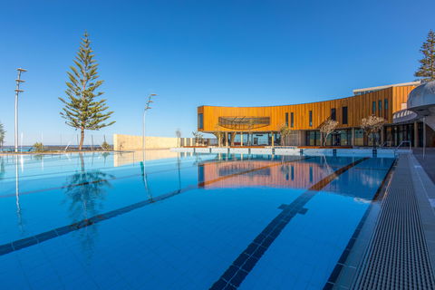 Scarborough Beach Pool - Attractions Perth 1