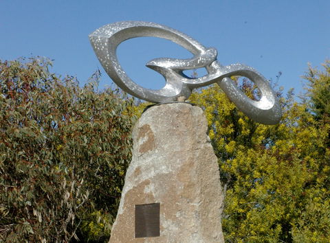 The Glen And Southern Cross Constellation Sculptures - Attractions Perth 0