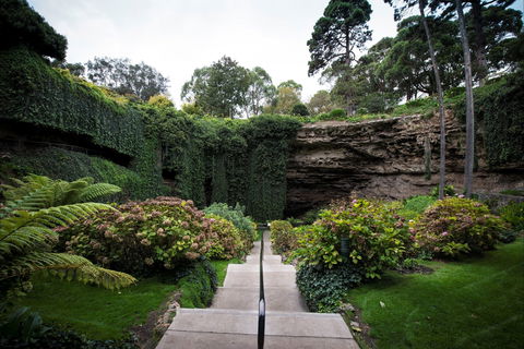 Umpherston Sinkhole - Attractions Perth 2