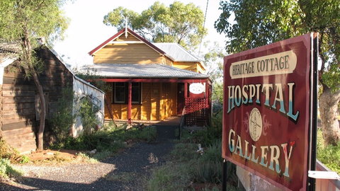 Lightning Ridge Heritage Cottage - Attractions Perth 0