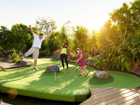 Victoria Park Golf Complex - Attractions Perth 0