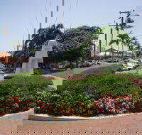Yeppoon War Memorial - Attractions Perth