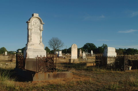 Charters Towers Cemetery - Attractions Perth 2