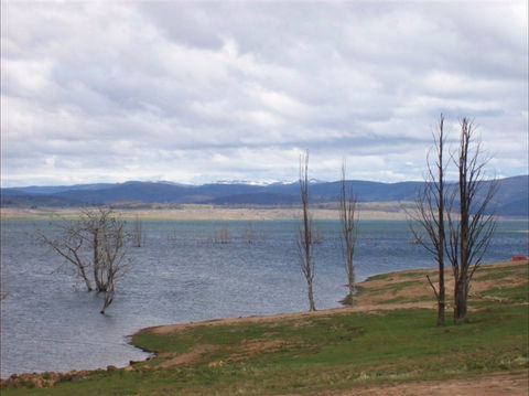 Lake Eucumbene - Attractions Perth 1