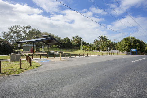 Salonika Beach - Attractions Perth 1