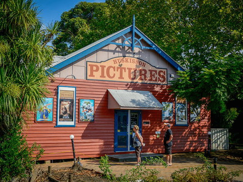 Huskisson - Attractions Perth 2