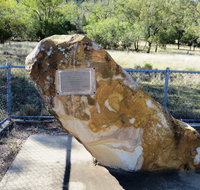 John Oxley Monument - Attractions Perth