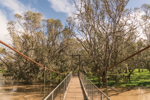 Lachlan River Swing Bridge - Attractions Perth 0