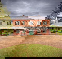 Rouse Hill Estate - Attractions Perth