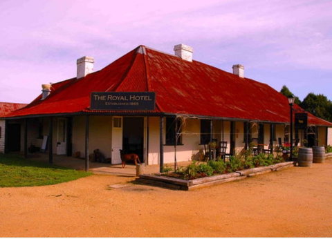 Gundaroo - Attractions Perth 0