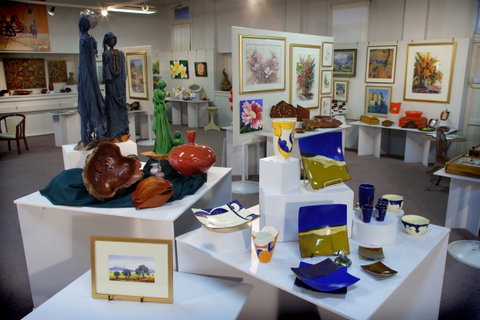 Inverell Art  Gallery - Attractions Perth 1