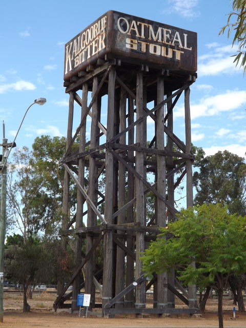 Merredin Railway Water Tower - Attractions Perth 1
