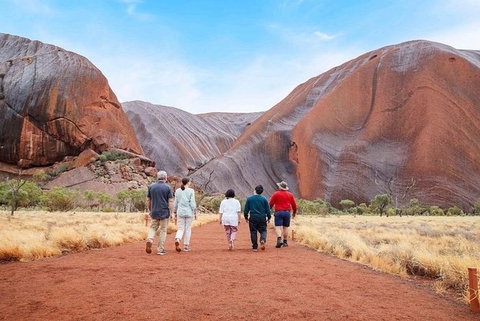 Explore Uluru: 7 Hours Guide Tour At Sunrise With Light Breakfast - Attractions Perth 0