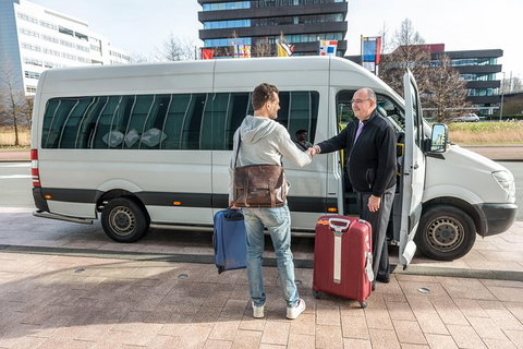 Cairns Airport (CNS) Arrival Transfer (CNS Airport To Cairns Hotels Or Address) - Attractions Perth 6