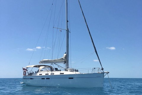 Sailing Curlew Escape On Moreton Bay - Attractions Perth 2