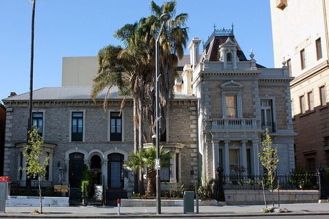 Adelaide Airport Transfers : Adelaide City To Airport ADL In Luxury Car - Attractions Perth 4