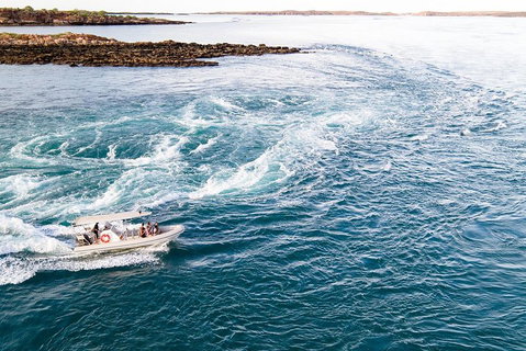 Cape Leveque, Sea Safari And Aboriginal Communities From Broome - Attractions Perth 3