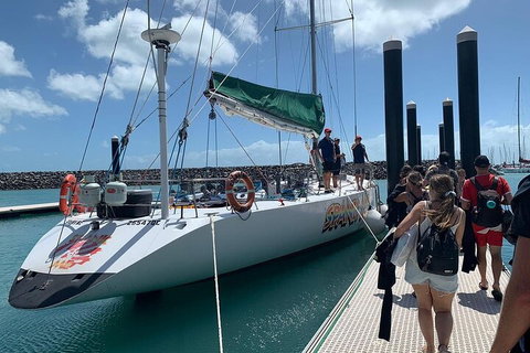 2-Night Whitsundays Sailing Cruise Incl. Whitehaven Beach & Great Barrier Reef - Attractions Perth 0