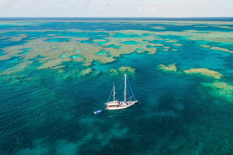 3 Day Whitsundays Sailing And Diving Adventure: Kiana - Attractions Perth 1