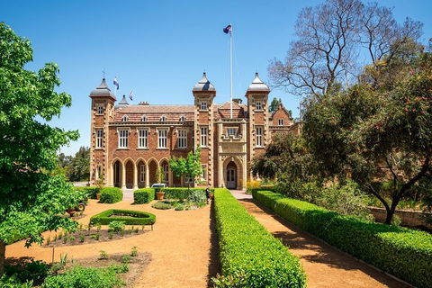 Perth Scavenger Hunt: Perched On A Swan - Attractions Perth 0