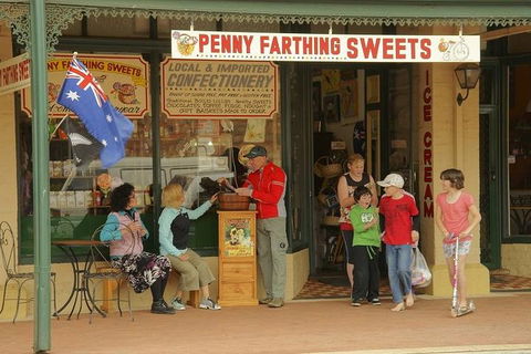 2-Day Wave Rock, York, Wildflowers & Aboriginal Experience - Attractions Perth 4