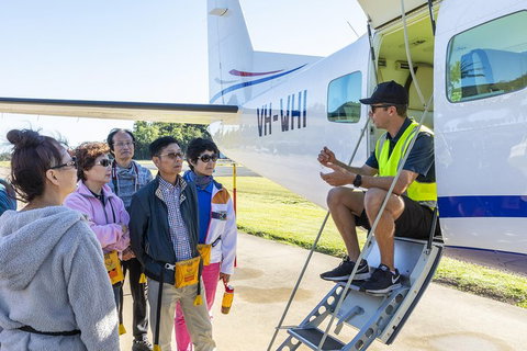 Scenic Flight - Great Barrier Reef, Heart Reef, Whitehaven Beach & Hill Inlet! - Attractions Perth 1