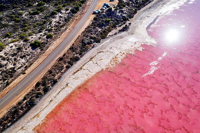 7-Day Exmouth Explorer via Pinnacles Monkey Mia Ningaloo Reef returning to Perth